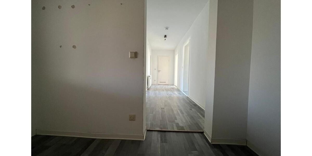 Dachgeschoßwohnung Köthen (Anhalt) - 3 Zimmer, 110 m&sup2;, 825&euro; | Angebot:25714315