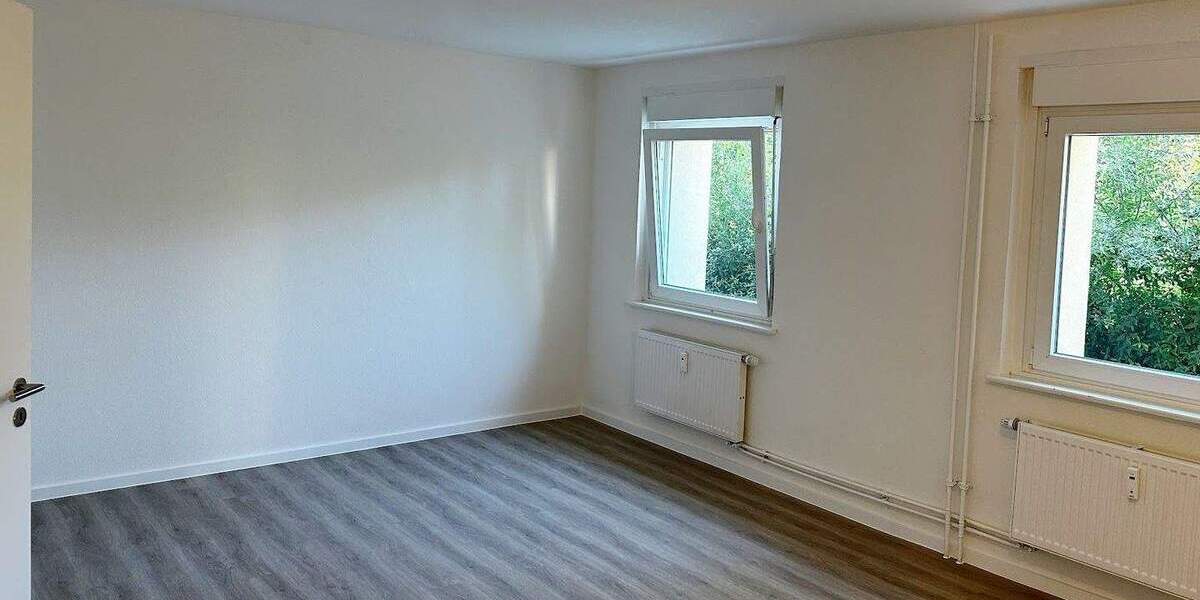 Etagenwohnung Singen (Hohentwiel) Singen - 4 Zimmer, 111 m&sup2;, 1.260&euro; | Angebot:25677101