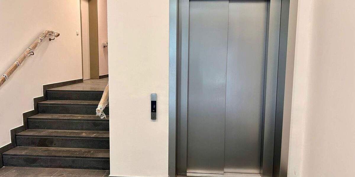 Etagenwohnung Hannover Vahrenwald - 4 Zimmer, 120 m&sup2;, 1.990&euro; | Angebot:26584385