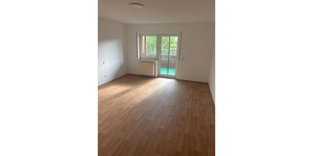 Etagenwohnung Donaueschingen - 3 Zimmer, 100 m&sup2;, 700&euro; | Angebot:26701947
