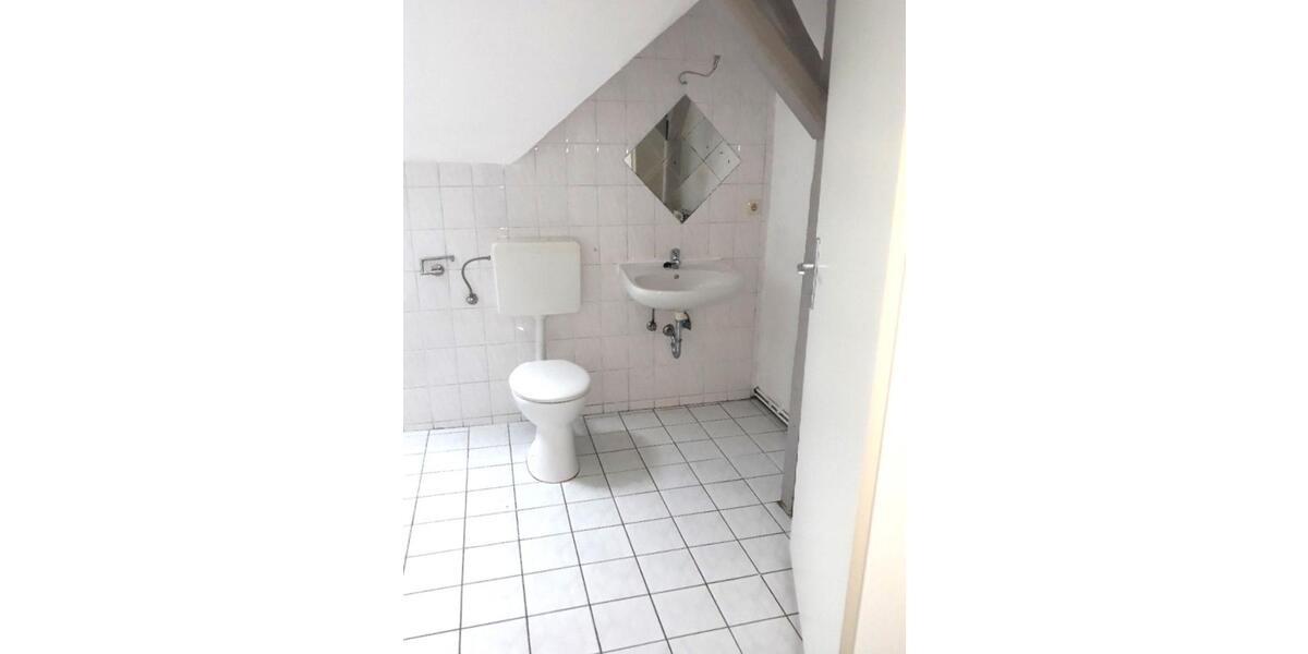 027005 - 4 ZKB Wohnung im 2. OG links zu vermieten 4 zimmer