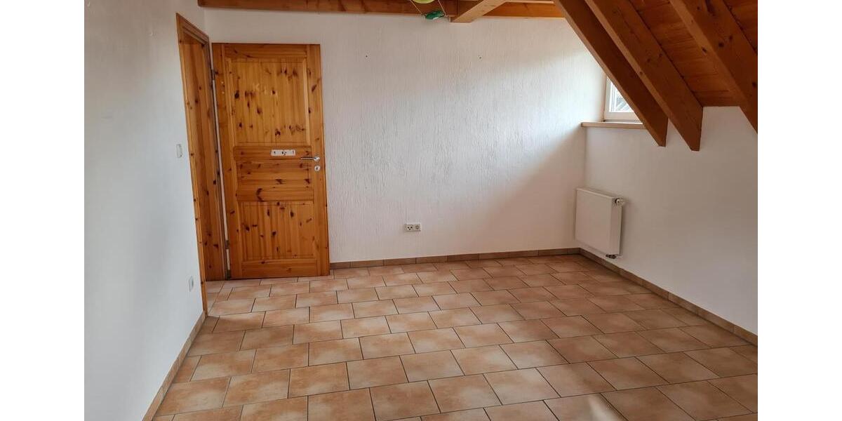 Etagenwohnung Siegen Weidenau - 4 Zimmer, 100 m&sup2;, 950&euro; | Angebot:25146676