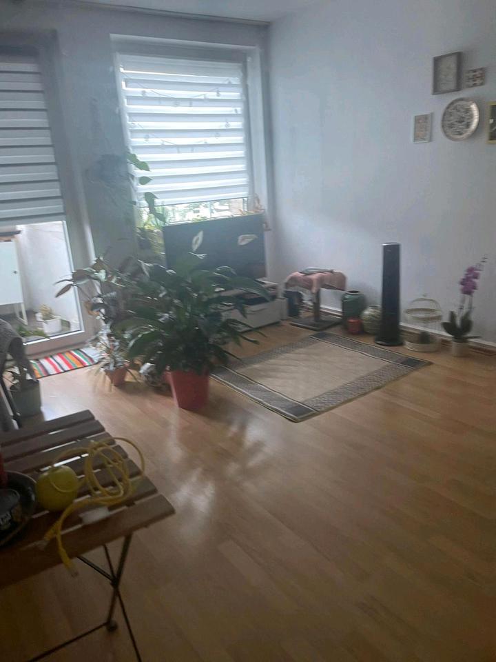 Zimmer ab sofort frei – 350 € Warmmiete