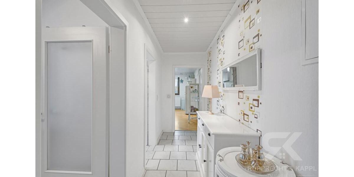 Dachgeschoßwohnung Kohlberg - 4.5 Zimmer, 130 m&sup2;, 1.000&euro; | Angebot:26492940