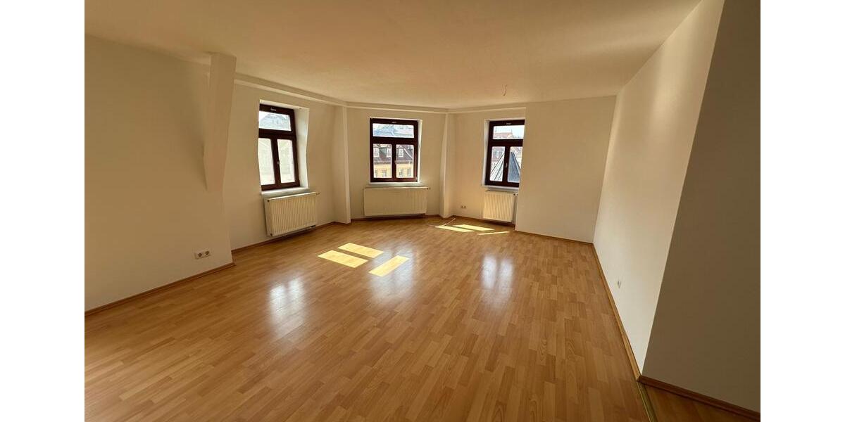 Dachgeschoßwohnung Altenburg - 3 Zimmer, 106 m&sup2;, 636&euro; | Angebot:25999858