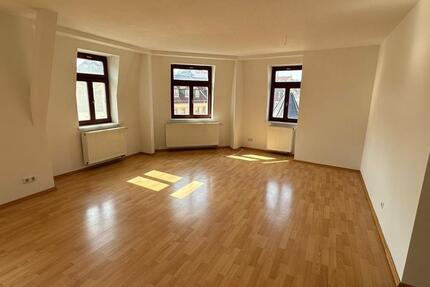 Wohnung Altenburg - 3 Zimmer, 106 m&sup2;, 636&euro; | Angebot:25999858