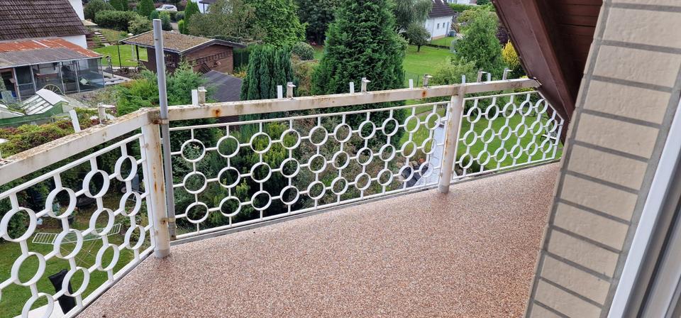 Helle 5 Zimmer Wohnung in einem 2. 5 zimmer