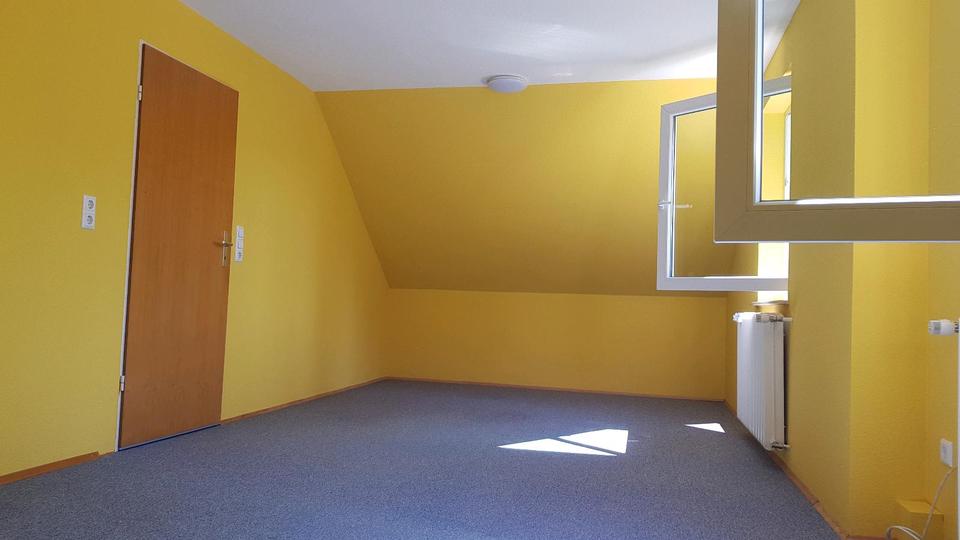 Dachgeschoßwohnung Oberndorf am Neckar - 2 Zimmer, 78 m&sup2;, 860&euro; | Angebot:24313503