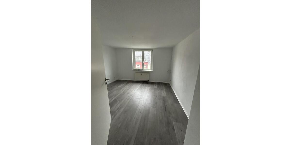 Etagenwohnung Mittweida - 4 Zimmer, 90 m&sup2;, 650&euro; | Angebot:25418293