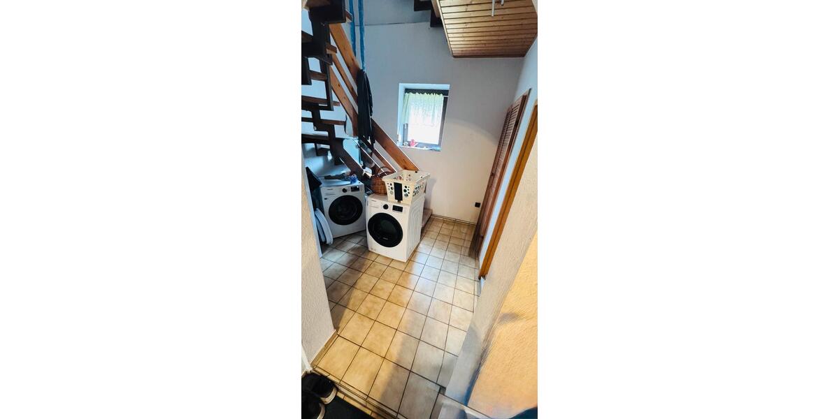 Etagenwohnung Niederwerrn - 3.5 Zimmer, 85 m&sup2;, 1.050&euro; | Angebot:26303057