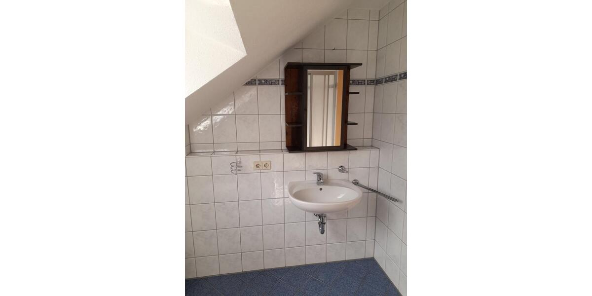 Dachgeschoßwohnung Engstingen - 3 Zimmer, 97 m&sup2;, 660&euro; | Angebot:25960849