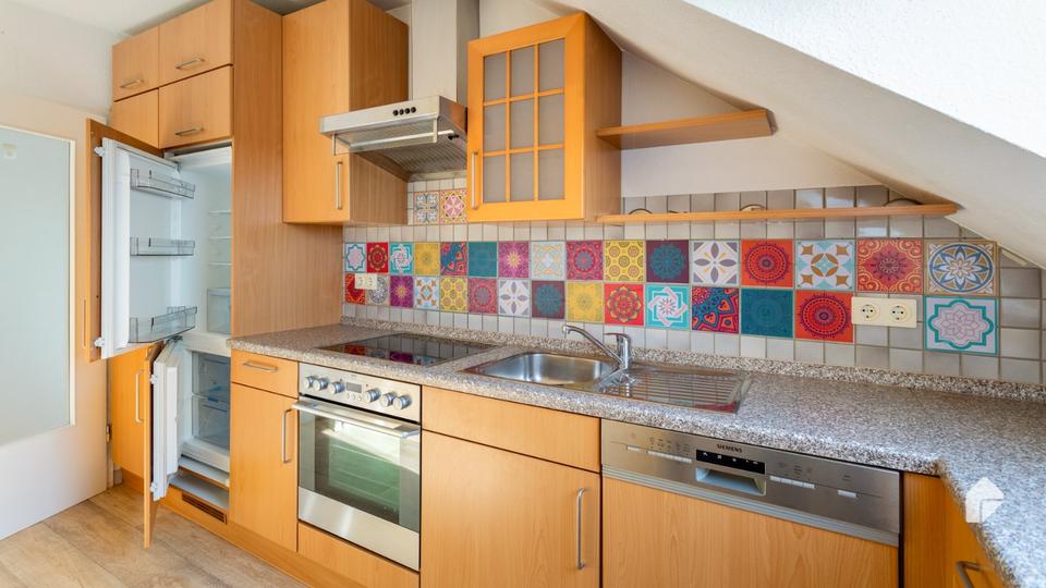 DAXBERG Lichtdurchflutete Wohnung über zwei Etagen mit EBK und Balkon 3 zimmer