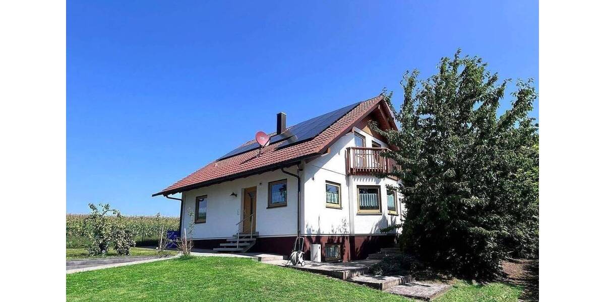 Schönes Einfamilienhaus mit großem Grundstück und Traumblick ins Grüne! 5 zimmer