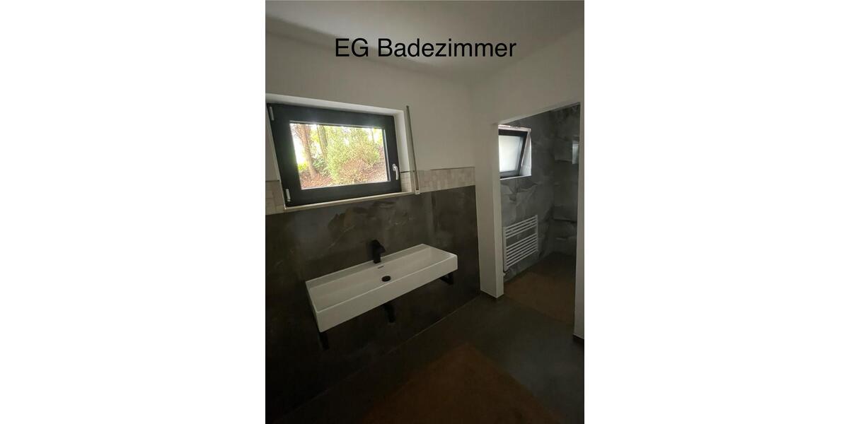 Wohnen auf Zeit Wermelskirchen - 7 Zimmer, 187 m&sup2;, 1.950&euro; | Angebot:26537221