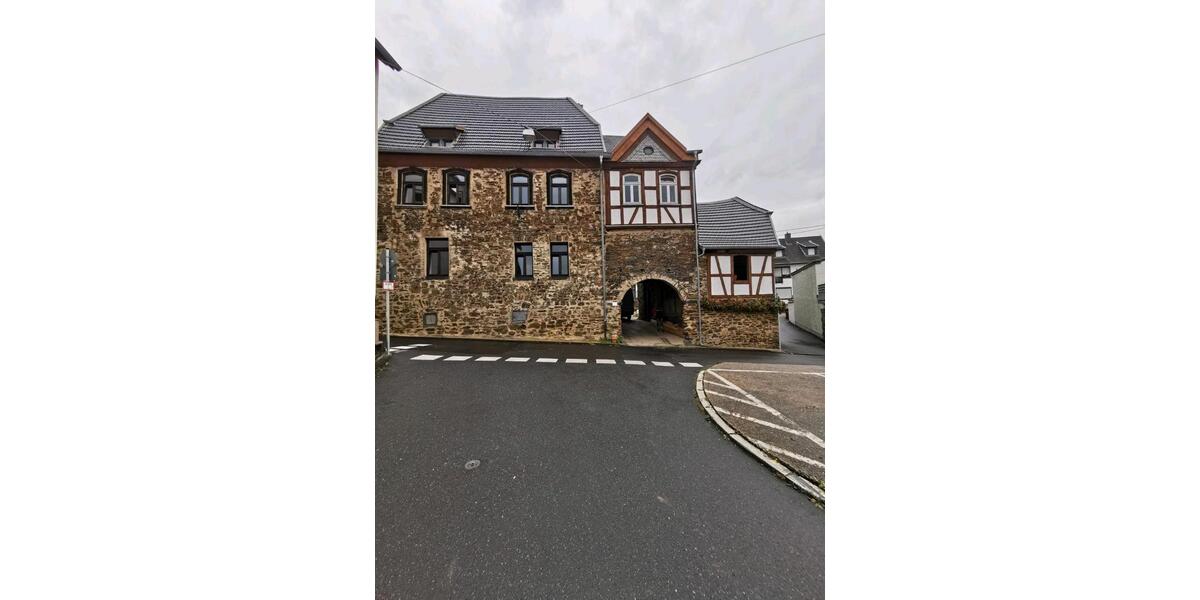 Etagenwohnung Andernach - 5 Zimmer, 111 m&sup2;, 1.000&euro; | Angebot:24748831