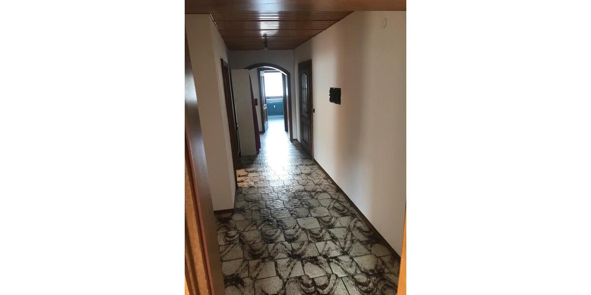 Etagenwohnung Sinzing - 5 Zimmer, 130 m&sup2;, 1.400&euro; | Angebot:25905392