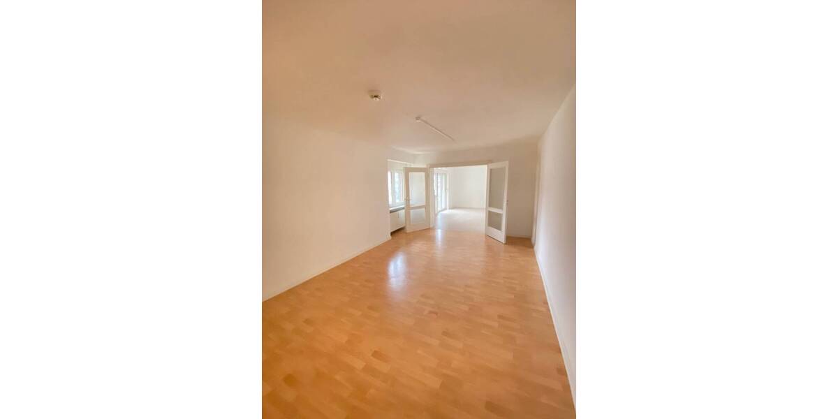 Etagenwohnung Saarbrücken St Johann - 3 Zimmer, 100 m&sup2;, 800&euro; | Angebot:26420001