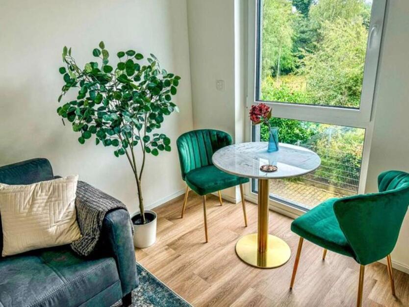 Möbliertes Business-Apartment – All-in-Angebot mit Tiefgarage