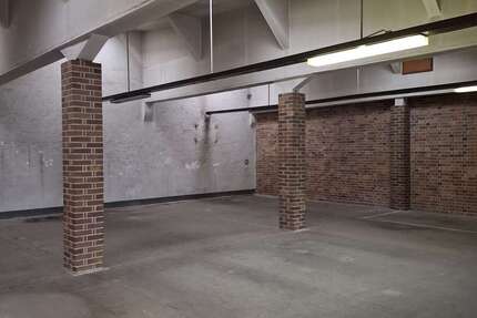 Halle in Berlin 2.220 € 220 m² zimmer