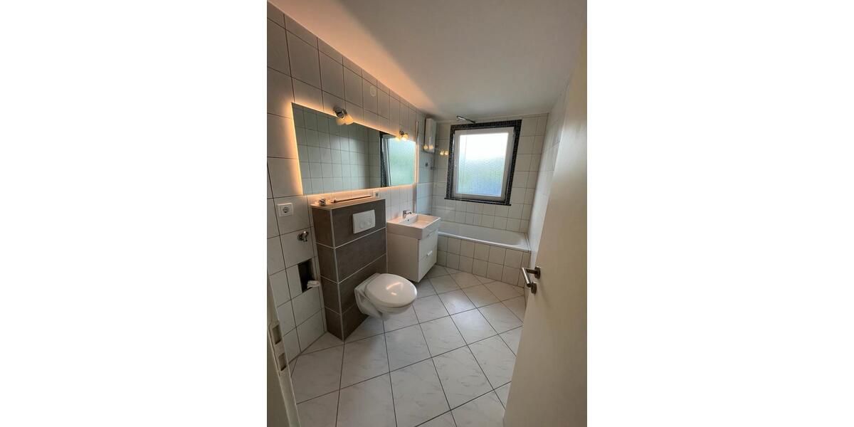 Etagenwohnung Waldbröl - 3 Zimmer, 75 m&sup2;, 880&euro; | Angebot:24756610