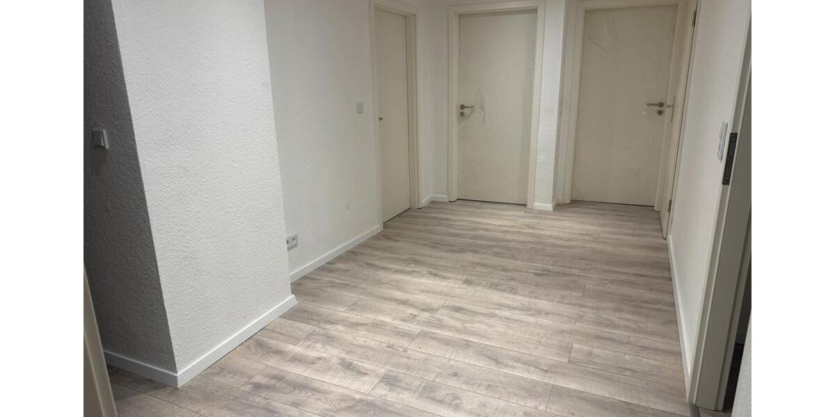 Lichtdurchflutet, Kernsaniert, Bezugsfertig 90qm 4,5 Zi Wohnung 4 zimmer