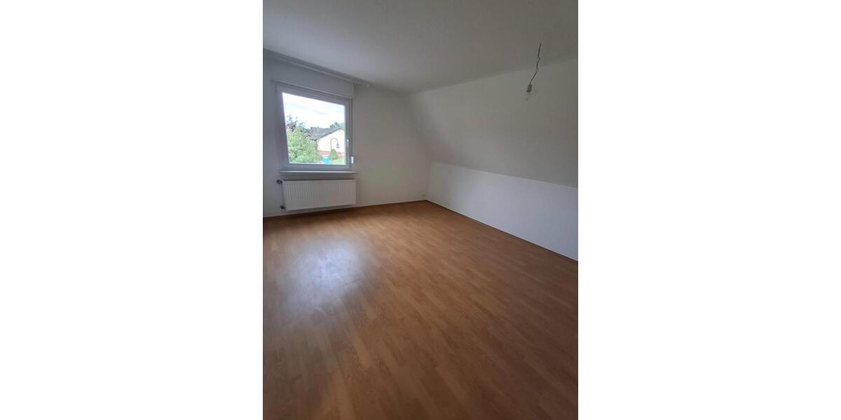 Dachgeschoßwohnung Sohren - 5 Zimmer, 115 m&sup2;, 750&euro; | Angebot:24693985