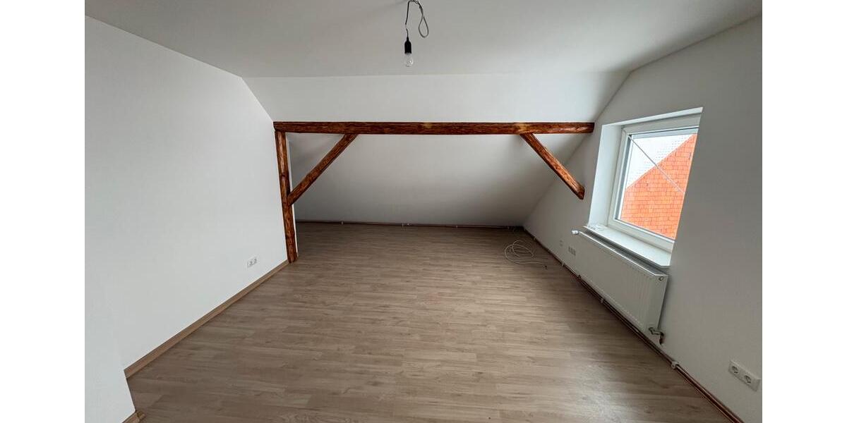 Etagenwohnung Dassel - 5 Zimmer, 124 m&sup2;, 749&euro; | Angebot:26007340