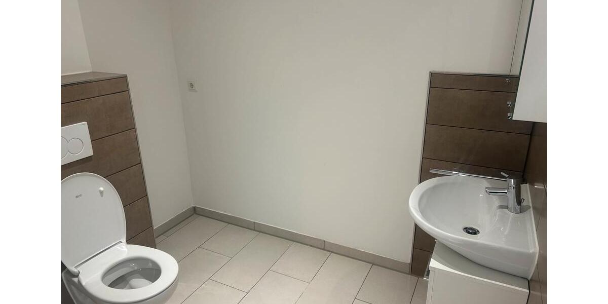 Etagenwohnung Neuötting - 3.5 Zimmer, 123 m&sup2;, 1.290&euro; | Angebot:26013047