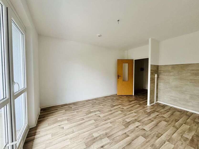 Wohnung zum Mieten in Suhl 140 € 27.3 m²