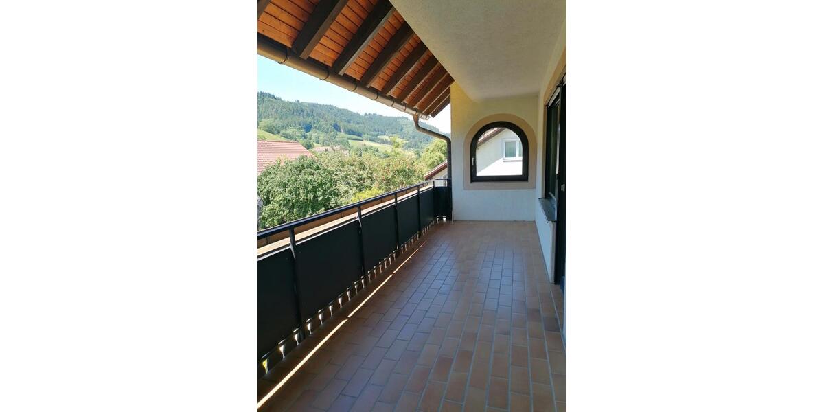Etagenwohnung Simonswald - 3 Zimmer, 104 m&sup2;, 900&euro; | Angebot:26679219
