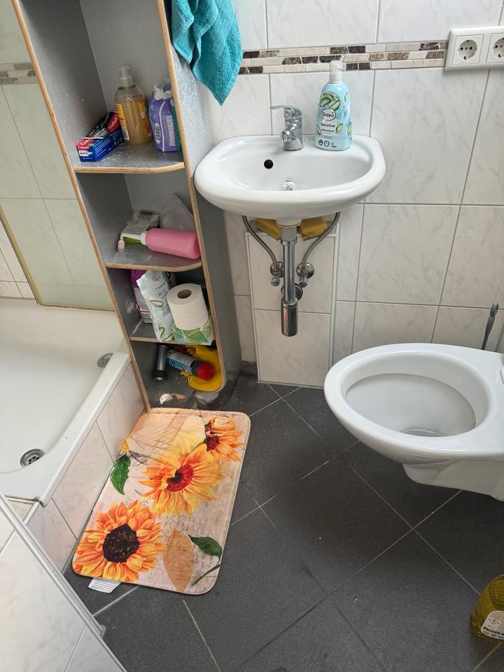 PrivatZimmer mit Dachboden in einer 2-Personen-WG für ein Mädchen