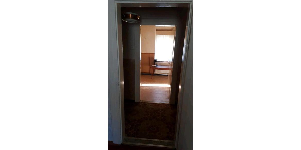 Etagenwohnung Neuhaus am Rennweg - 4 Zimmer, 100 m&sup2;, 400&euro; | Angebot:26289124