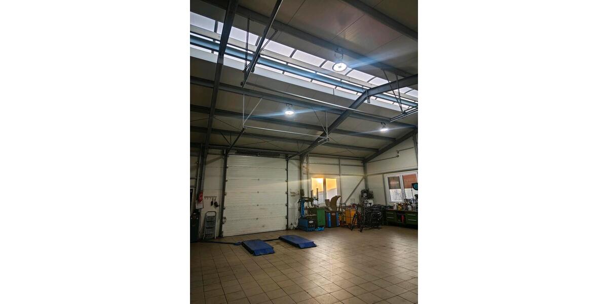 Moderne Gewerbehalle Halle Waschhalle Aufbereitungshalle KFZ zimmer