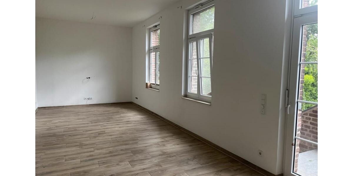 Etagenwohnung Wassenberg - 4 Zimmer, 150 m&sup2;, 1.500&euro; | Angebot:26652924