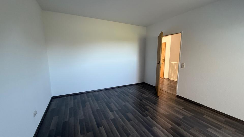 Erdgeschoßwohnung Uplengen - 4 Zimmer, 106 m&sup2;, 595&euro; | Angebot:26532141