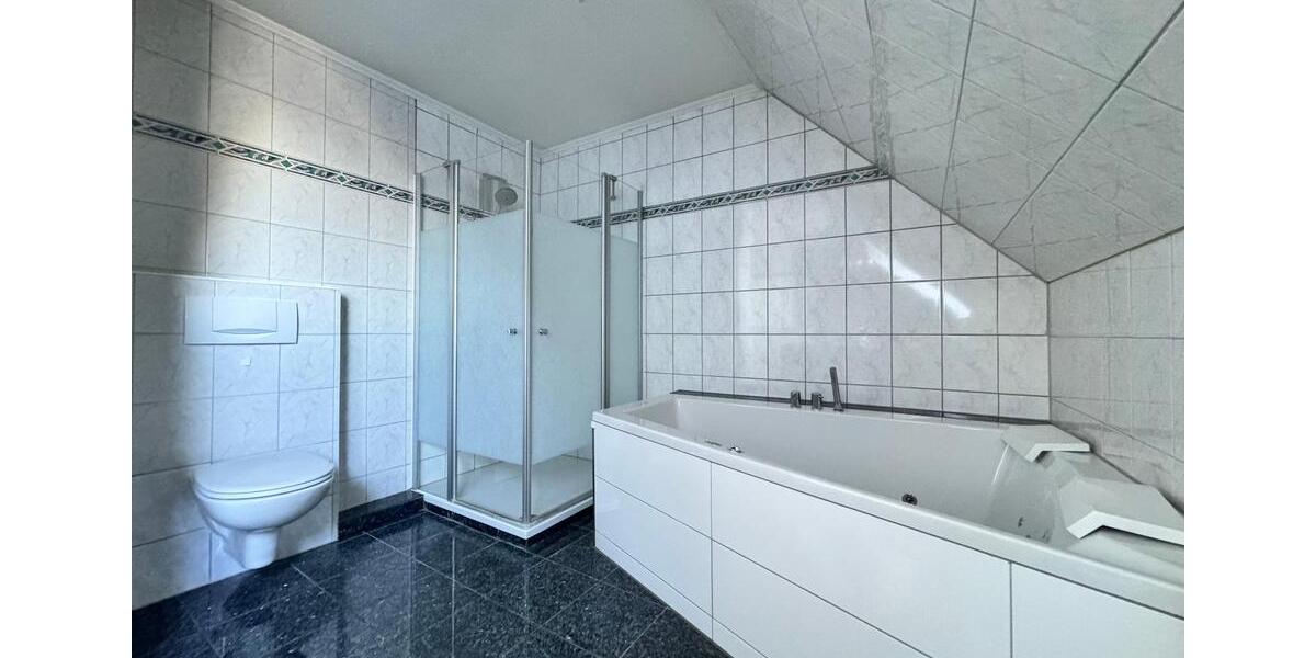 Einfamilienhaus Neumünster - 5 Zimmer, 140 m&sup2;, 1.200&euro; | Angebot:25871149