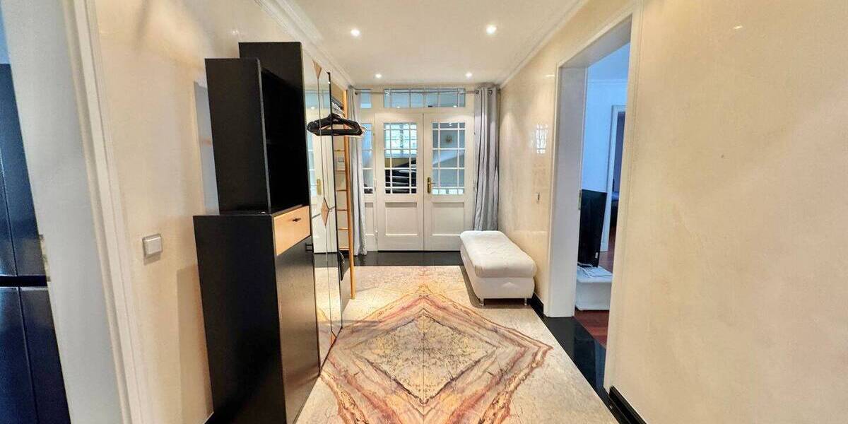 Etagenwohnung Stuttgart Mitte - 5 Zimmer, 130 m&sup2;, 2.700&euro; | Angebot:23987384