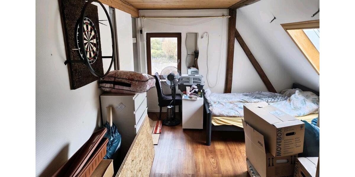 Dachgeschoßwohnung Weinheim - 5 Zimmer, 140 m&sup2;, 1.400&euro; | Angebot:24741696