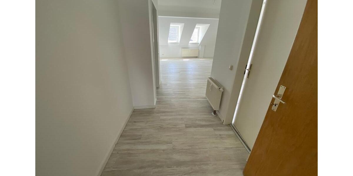 Dachgeschoßwohnung Greiz - 4 Zimmer, 152 m&sup2;, 836&euro; | Angebot:26462524