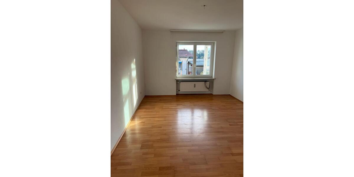 Terrassenwohnung Laaber - 3 Zimmer, 95 m&sup2;, 1.000&euro; | Angebot:25382326