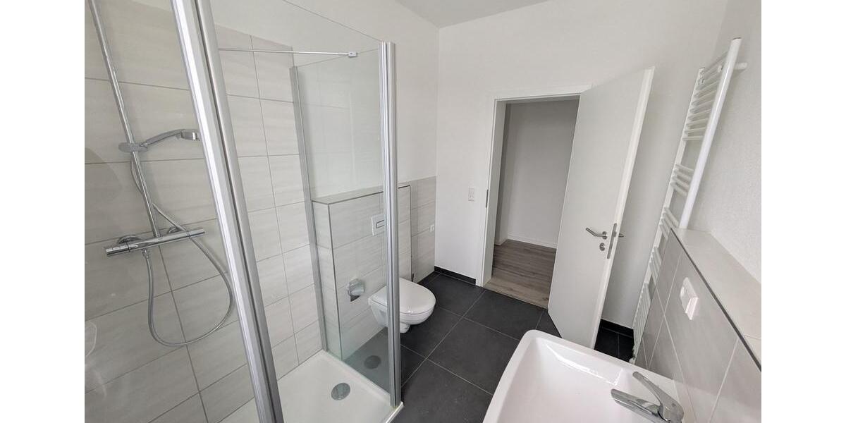 ++ ERSTBEZUG nach Sanierung! - wunderschöne 4-Raum Wohnung - modernisiertes Tageslichtbad ++ 4 zimmer