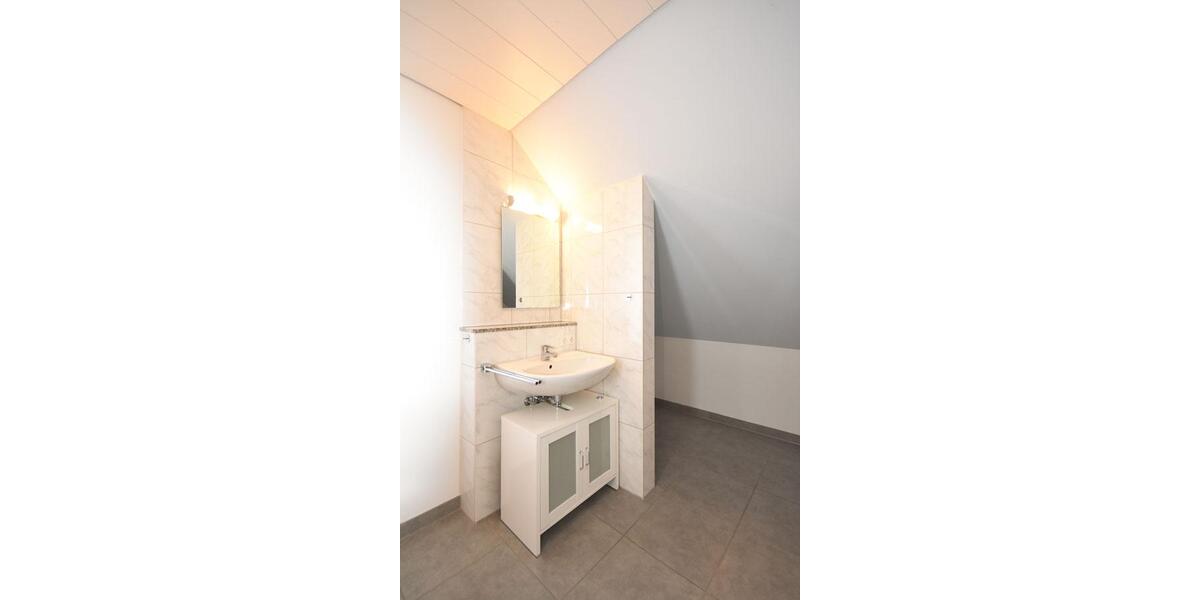 Dachgeschoßwohnung Sassenburg - 2 Zimmer, 63 m&sup2;, 600&euro; | Angebot:26424345