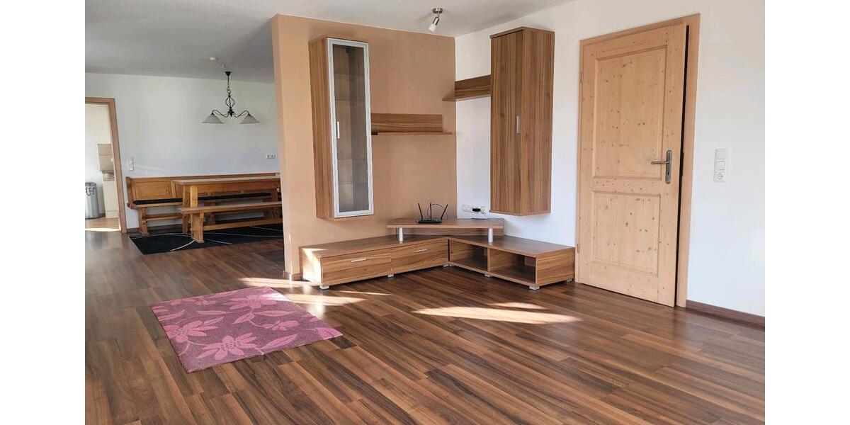Erdgeschoßwohnung Miltach - 5 Zimmer, 150 m&sup2;, 1.000&euro; | Angebot:25332270