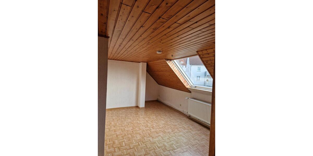Dachgeschoßwohnung Melsungen - 4 Zimmer, 120 m&sup2;, 670&euro; | Angebot:26221070