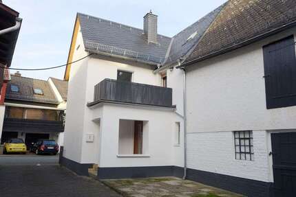 Haus Ehringshausen - 3.5 Zimmer, 97 m&sup2;, 700&euro; | Angebot:25161978