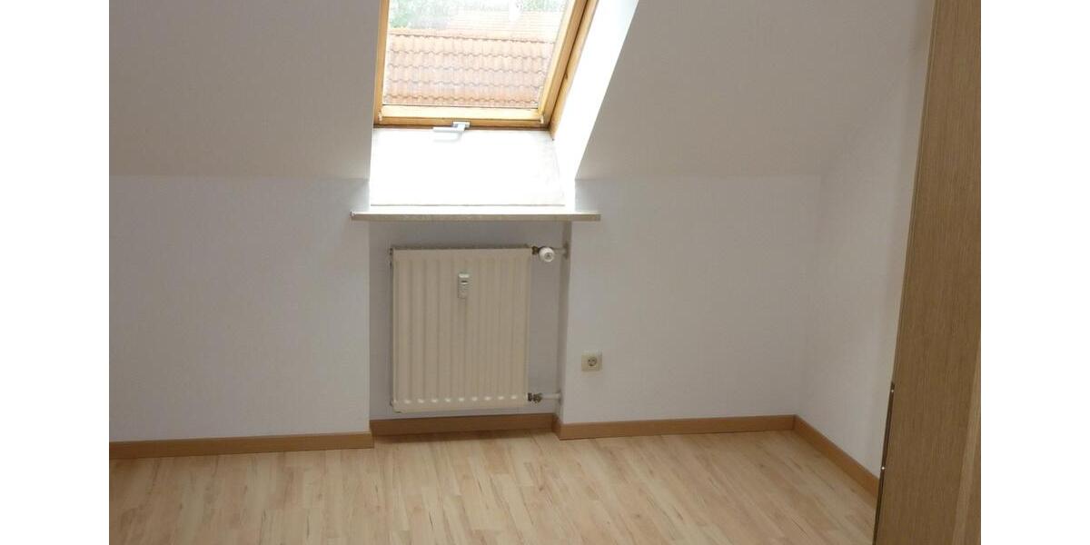 Dachgeschoßwohnung Schrobenhausen - 3 Zimmer, 74 m&sup2;, 745&euro; | Angebot:26646648