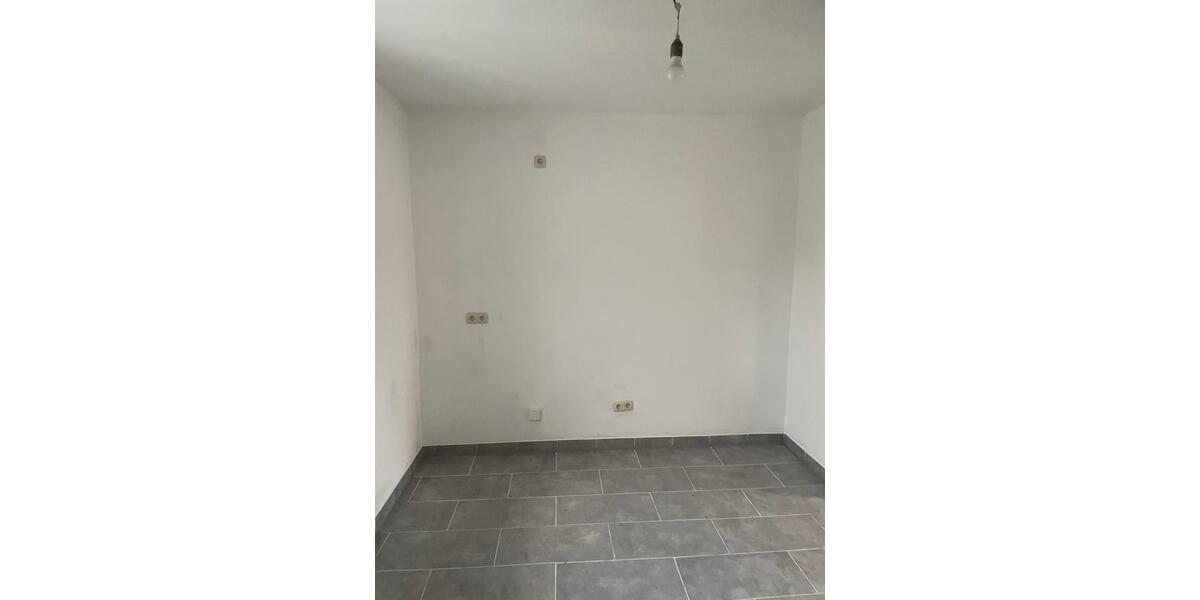 Schönes Wohnhaus mit Garten und Carport zur Miete 4 zimmer