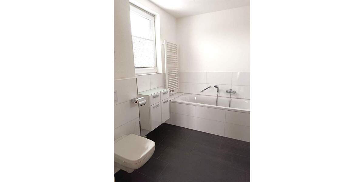 Etagenwohnung Zwenkau - 3 Zimmer, 108 m&sup2;, 1.499&euro; | Angebot:25736432