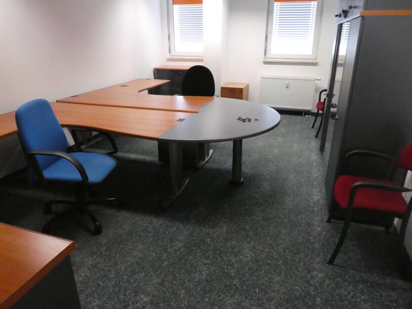 Hochwertigen Büroraum in Roth mieten - All-in-Miete zimmer