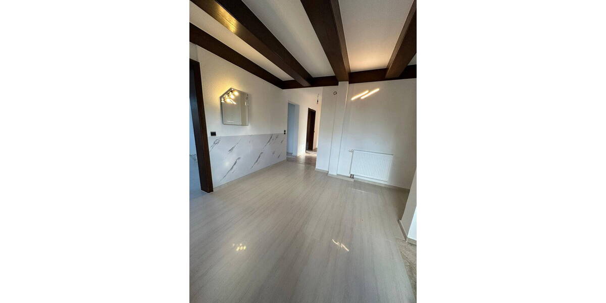 Etagenwohnung Uhingen - 4 Zimmer, 130 m&sup2;, 1.400&euro; | Angebot:26237436